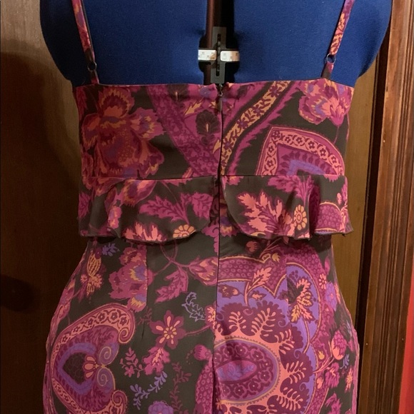 Paisley Sleeveless Dress w/Petal Hem - Picture 5 of 11
